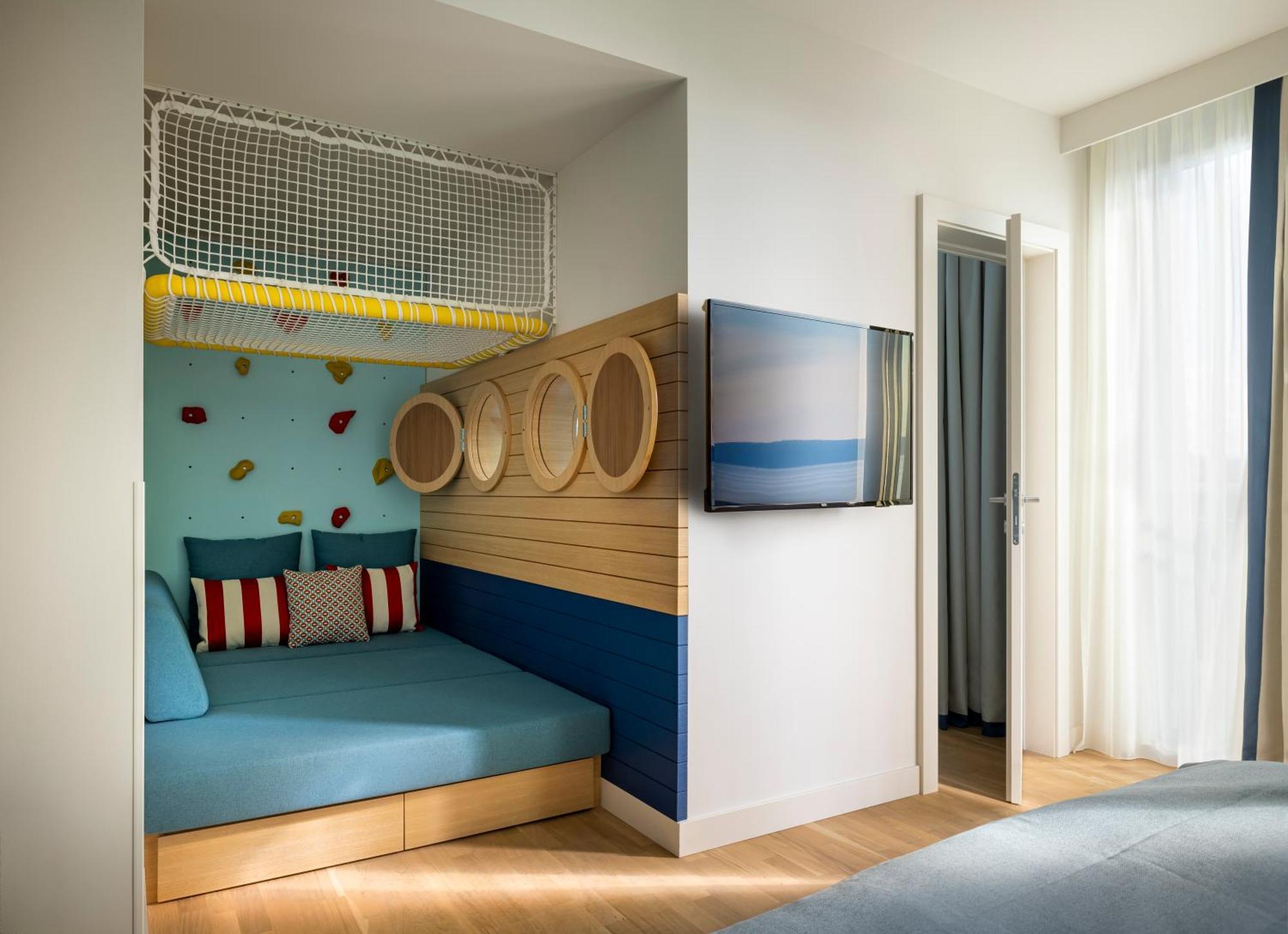 פטרצ'אנה Falkensteiner Family Hotel Diadora חדר תמונה Family room