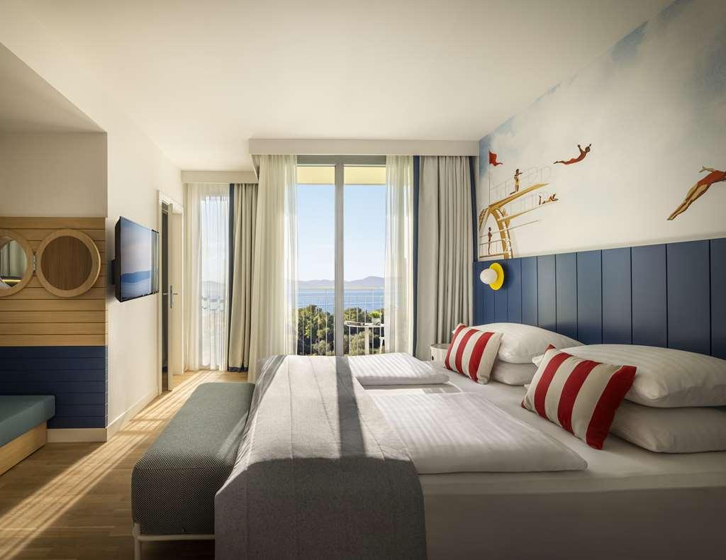 פטרצ'אנה Falkensteiner Family Hotel Diadora חדר תמונה Family room