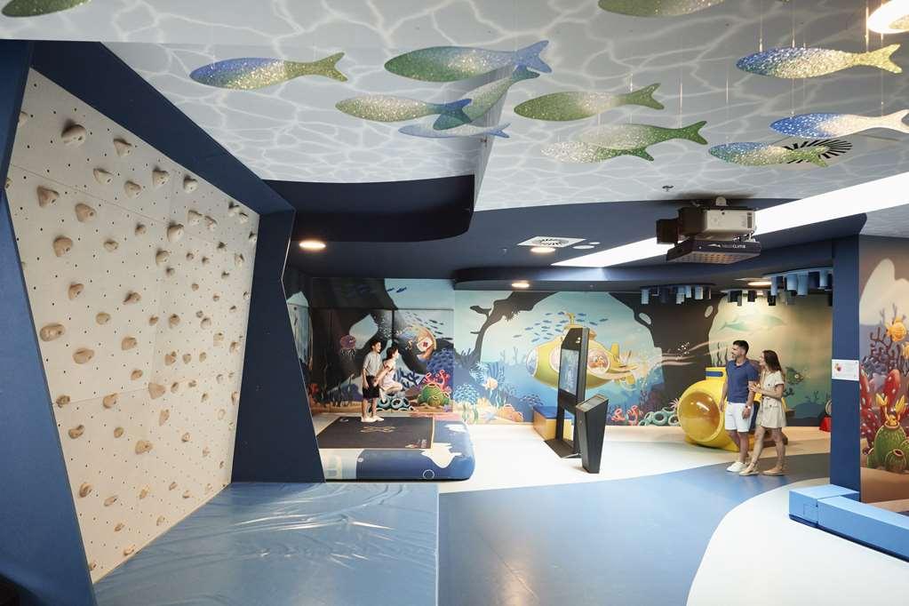 פטרצ'אנה Falkensteiner Family Hotel Diadora מתקנים תמונה The Children's Museum of Oakville